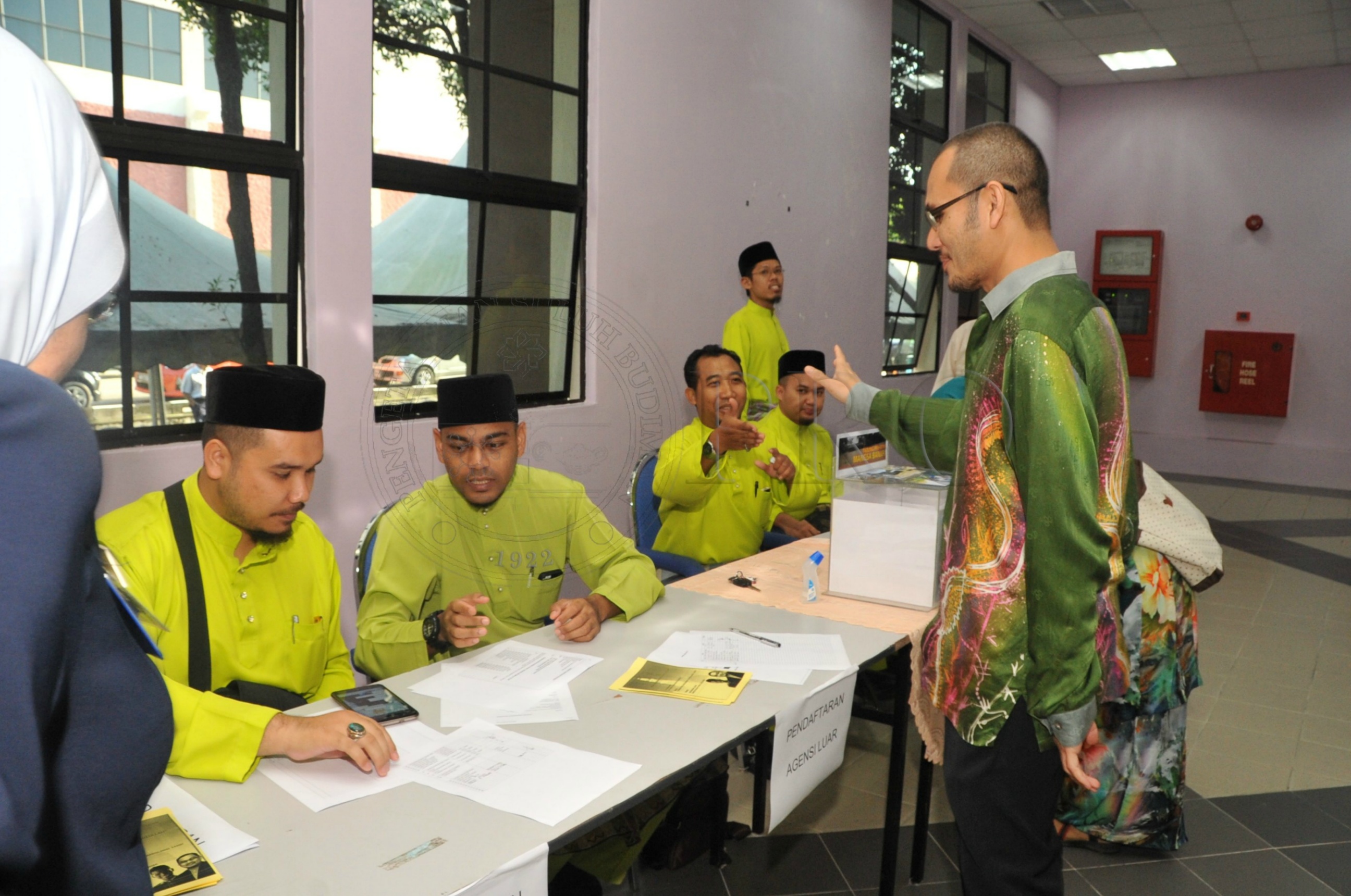 PRO 15 2 MAULIDUR PRO 4083